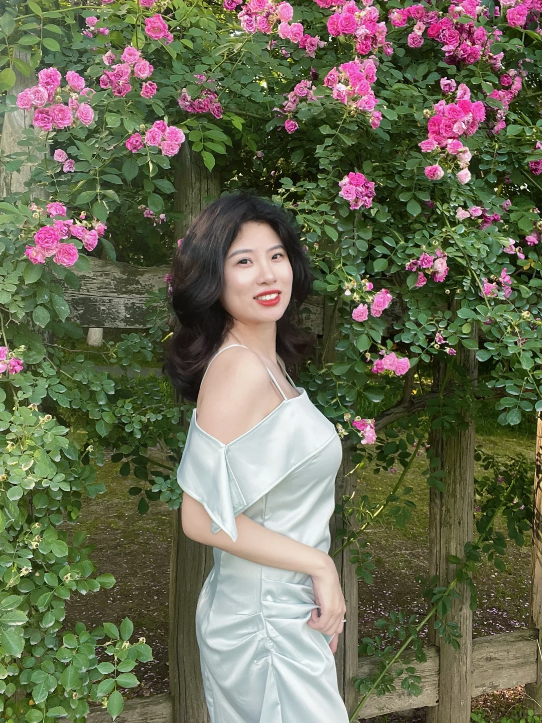 苹果型身材拍照战袍 设计感一字肩连衣裙