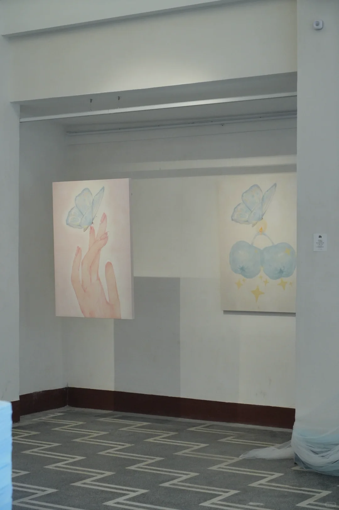 一个用蓝色讲幸福的展览，适合美陈人参考