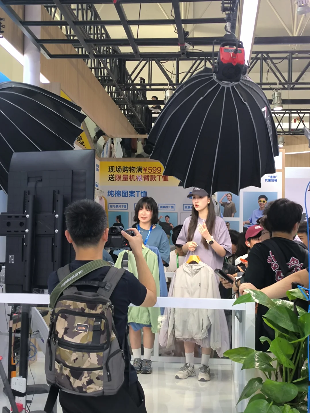 打卡国际广播电影电视展-居然有影视飓风