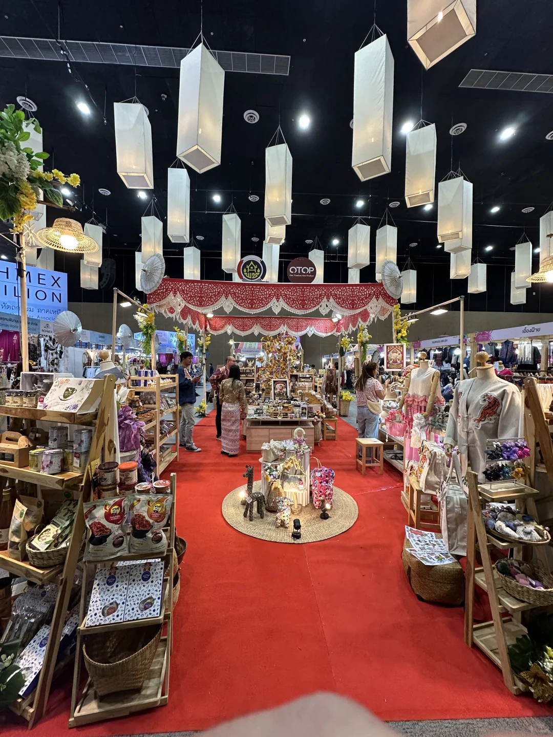 ?逛了超好玩的兰纳博览会！！比X夜强多了