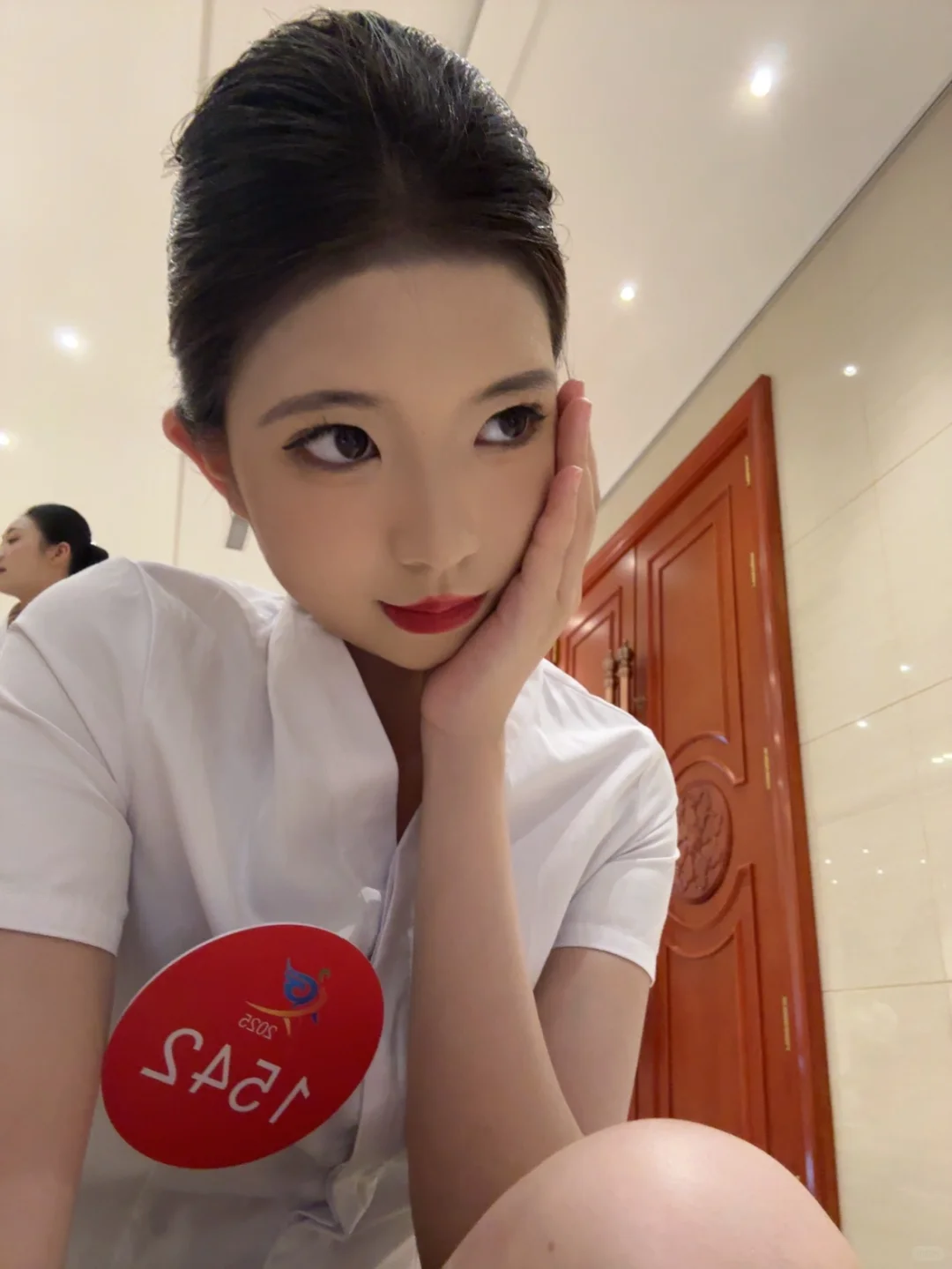 来个人告诉我我是什么很丑的人吗