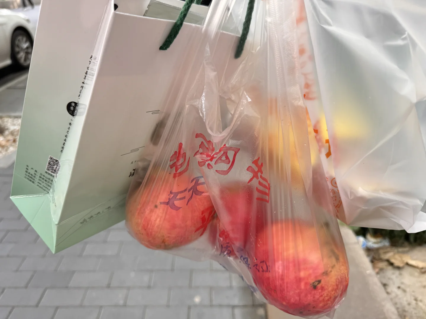 来逛学校的助农销售展啦?