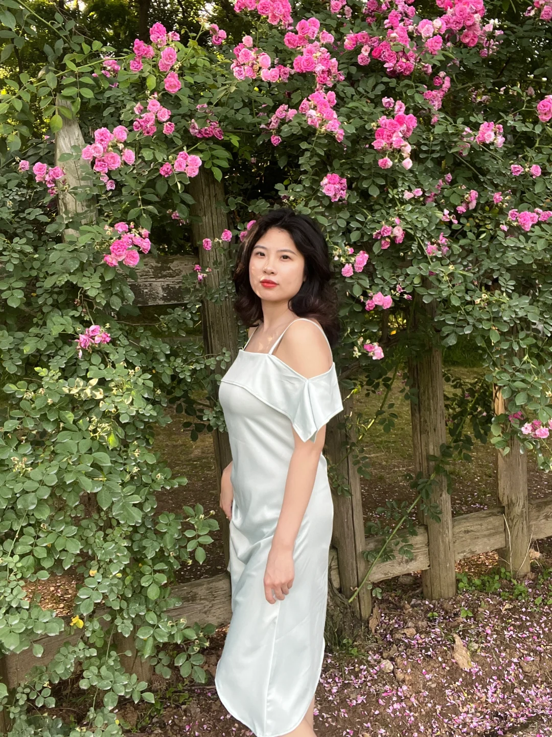 苹果型身材拍照战袍 设计感一字肩连衣裙