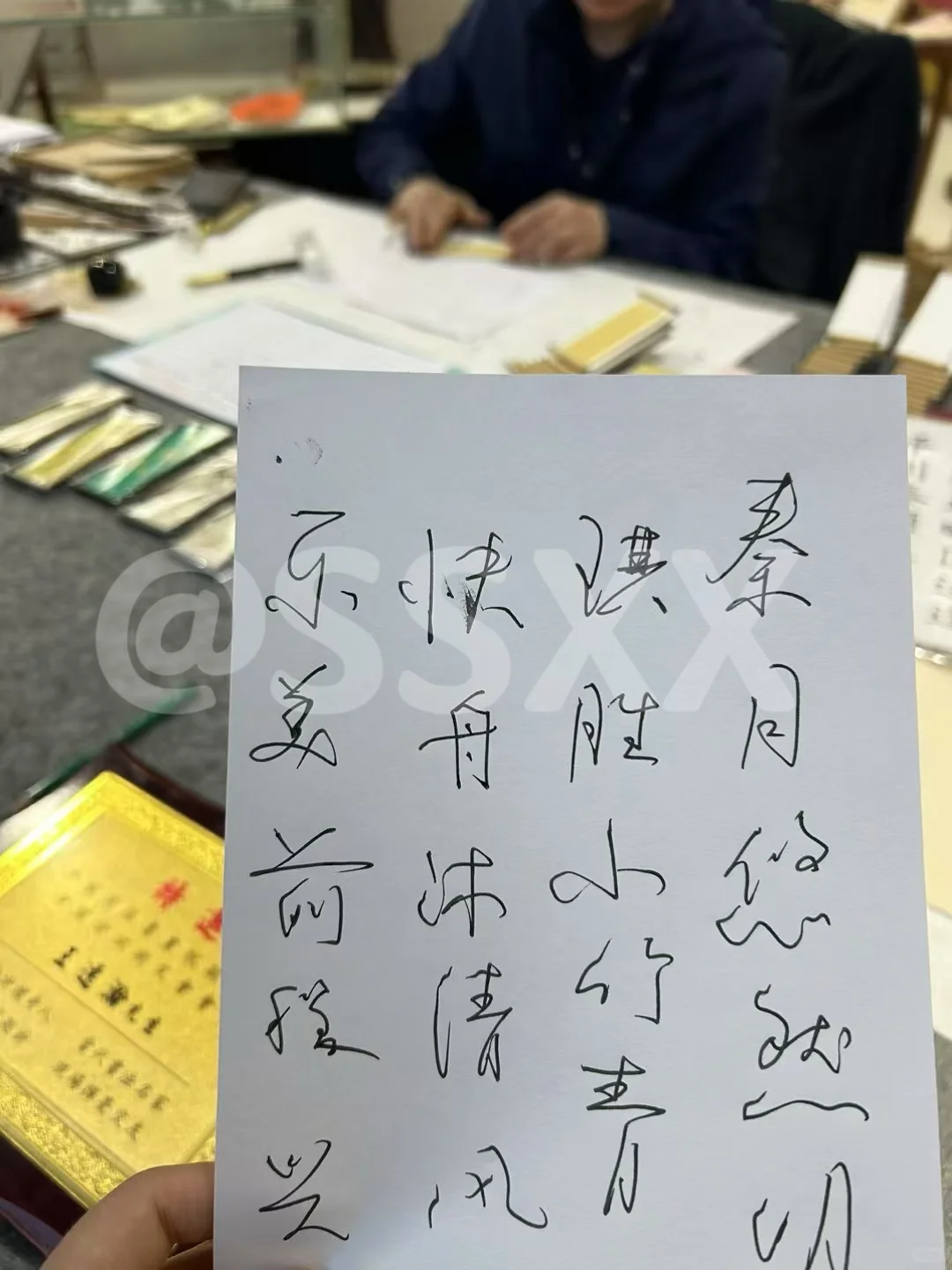 带辣妹老婆逛景区是什么体验？?