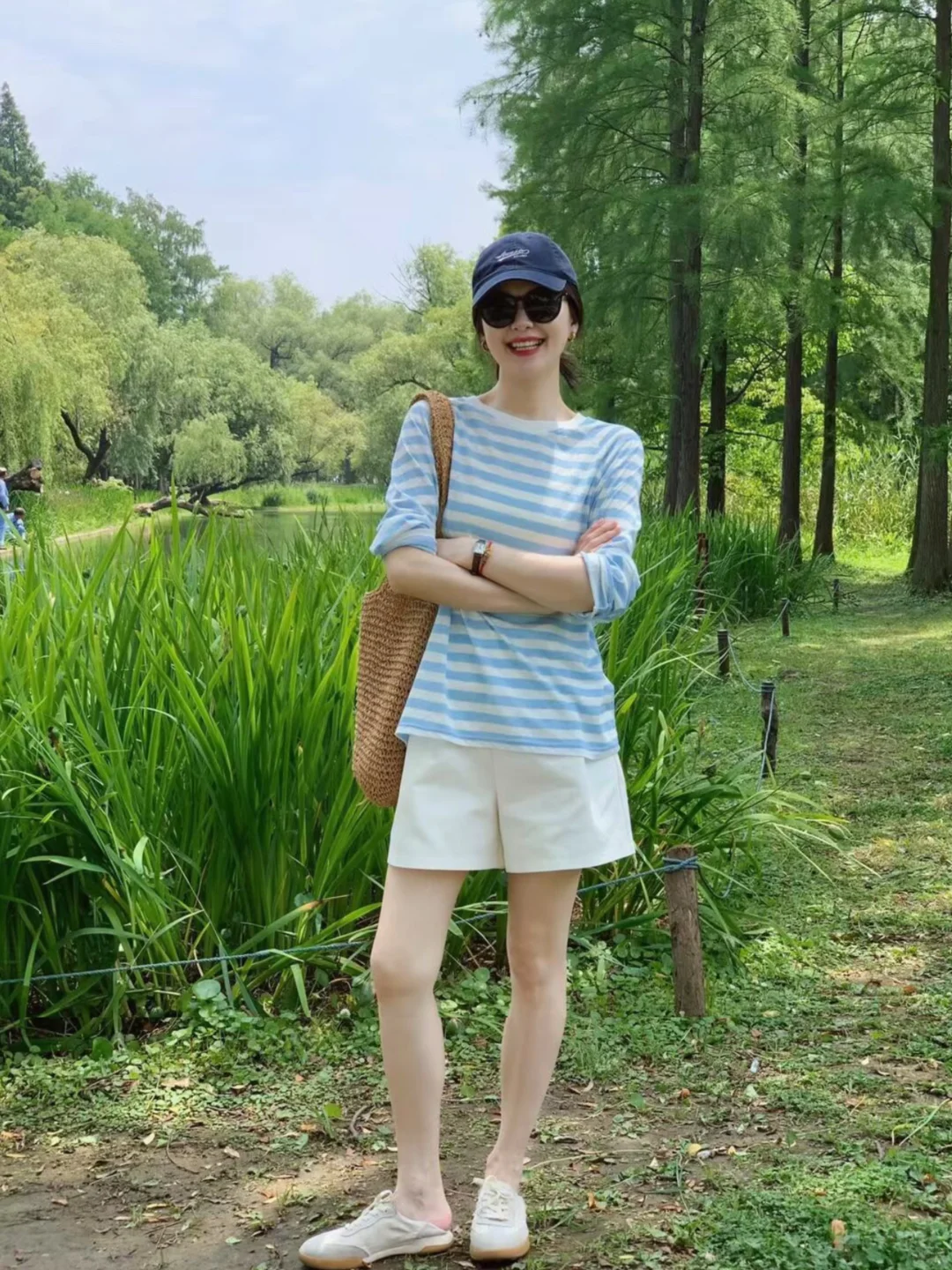 真的很爱这套穿搭海边度假穿它显白显瘦!