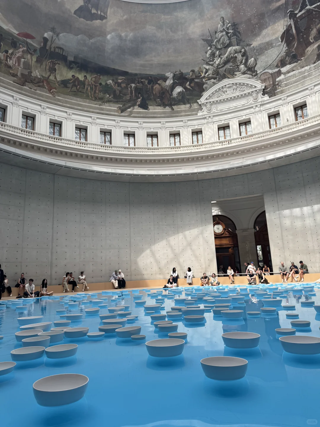 来巴黎看了这个清凉一夏的展