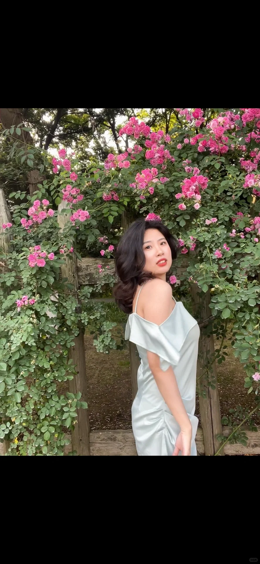 苹果型身材拍照战袍 设计感一字肩连衣裙