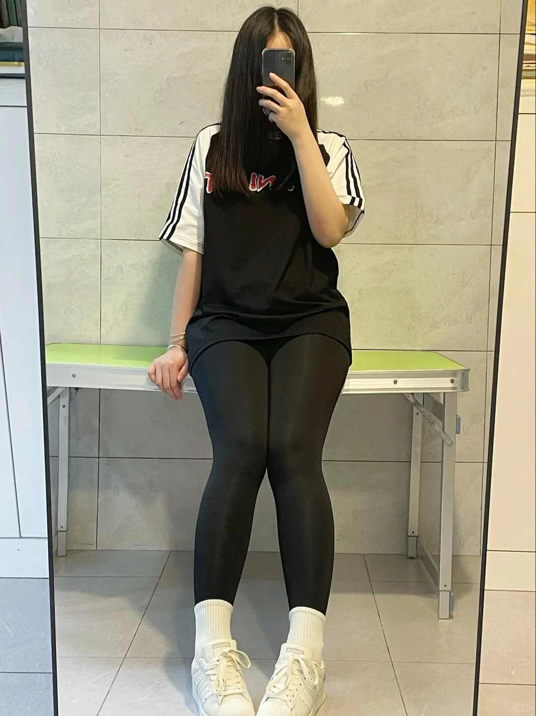 瑜伽裤yyds、黑色瑜伽裤搭配小白袜