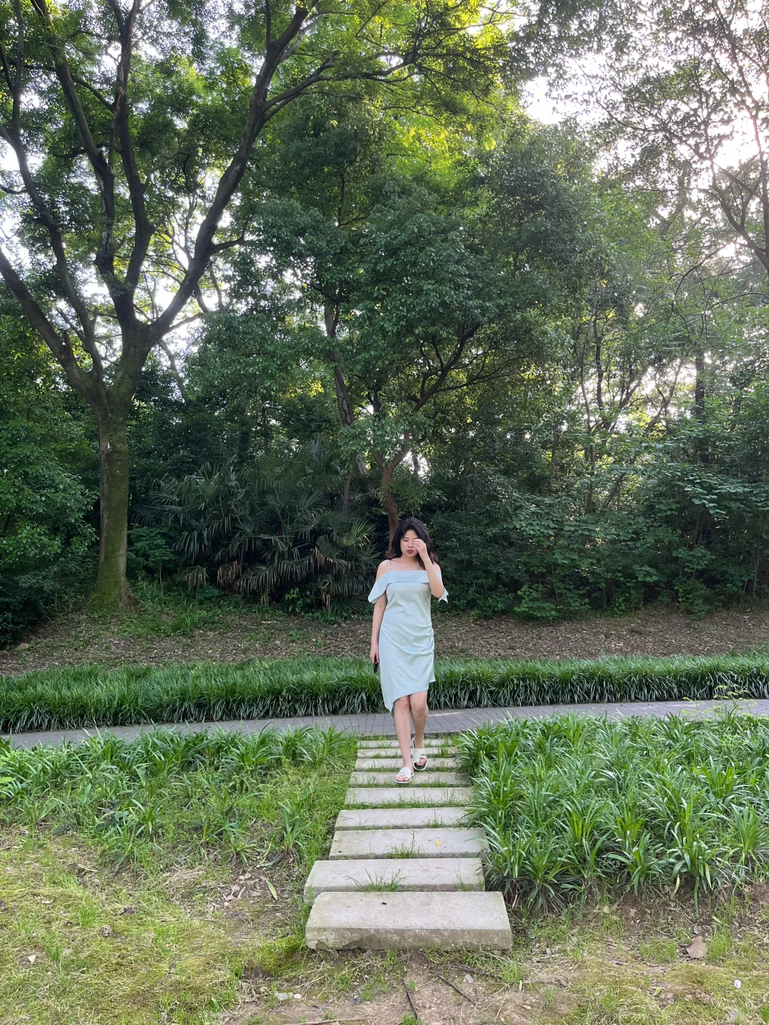 苹果型身材拍照战袍 设计感一字肩连衣裙