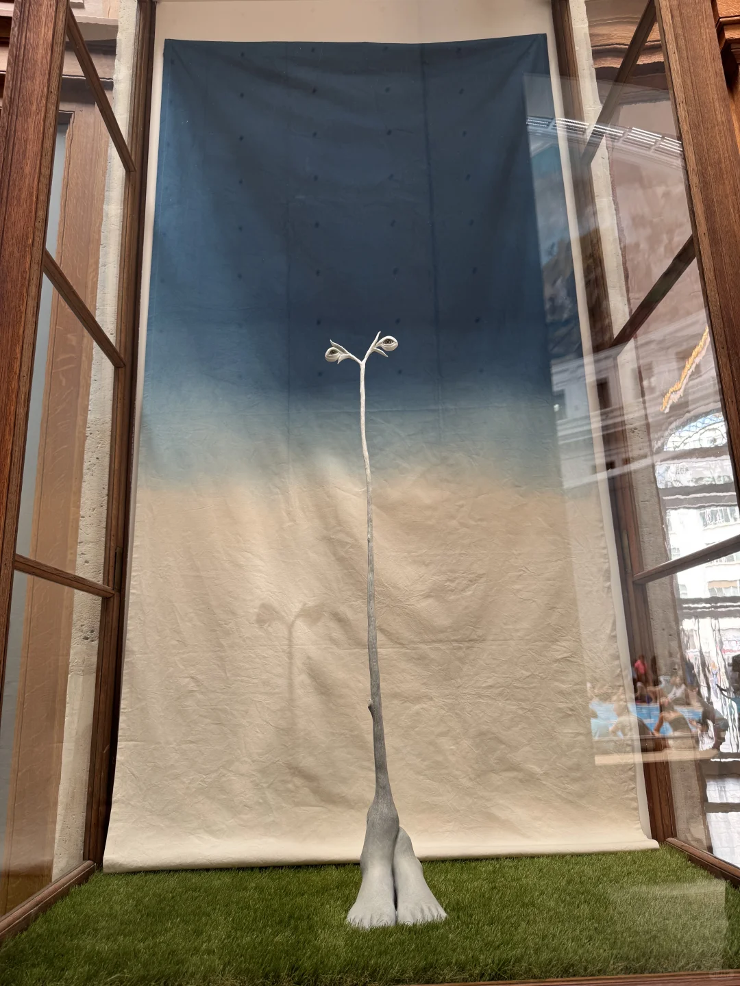 来巴黎看了这个清凉一夏的展