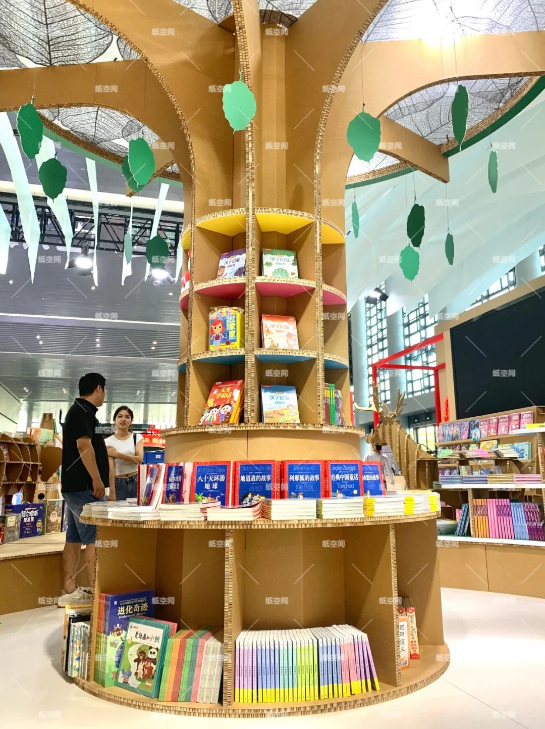 瓦楞纸爆改书博会?出版行业与纸的双重对话