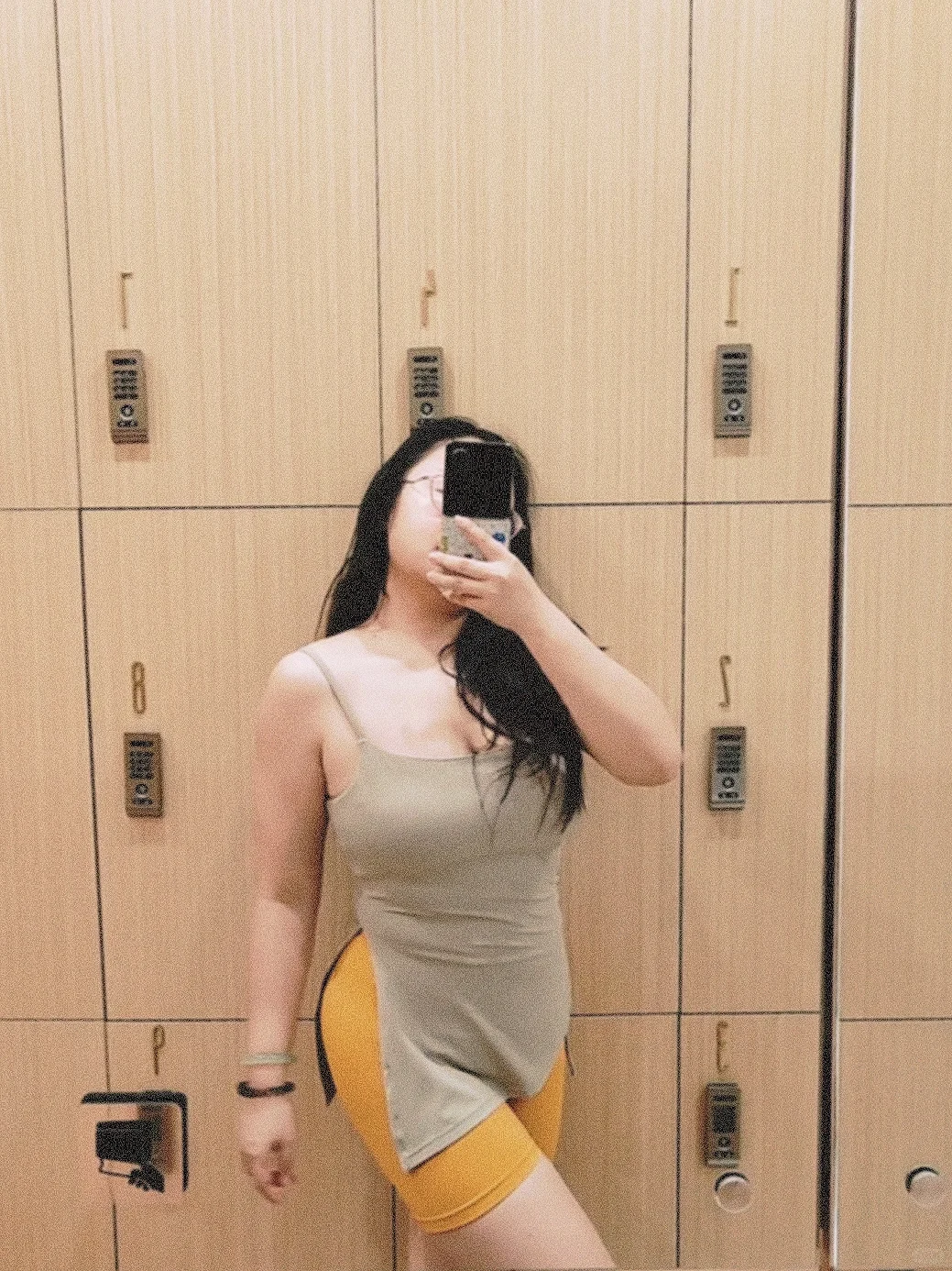 把瑜伽服焊在身上?