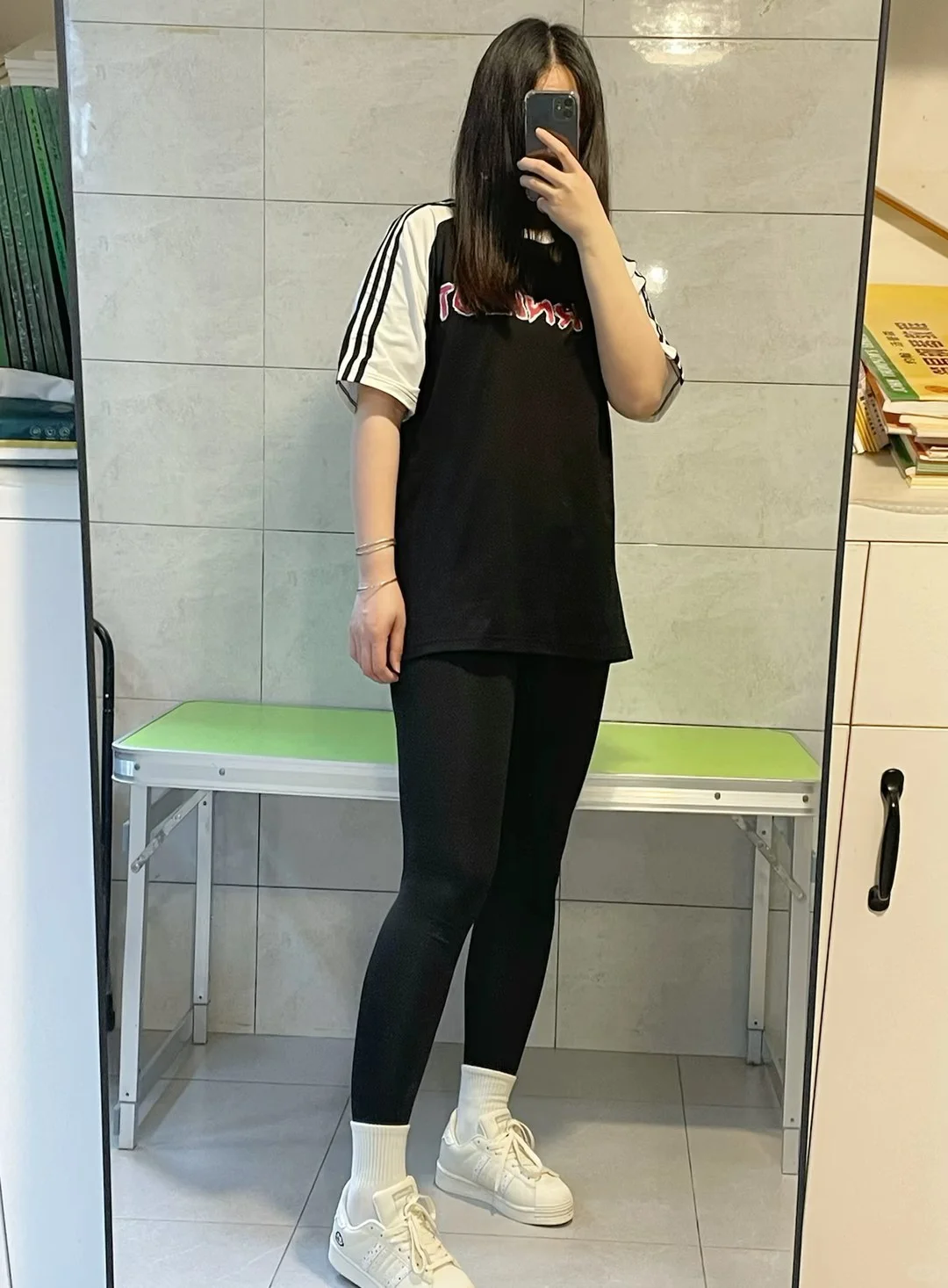 瑜伽裤yyds、黑色瑜伽裤搭配小白袜