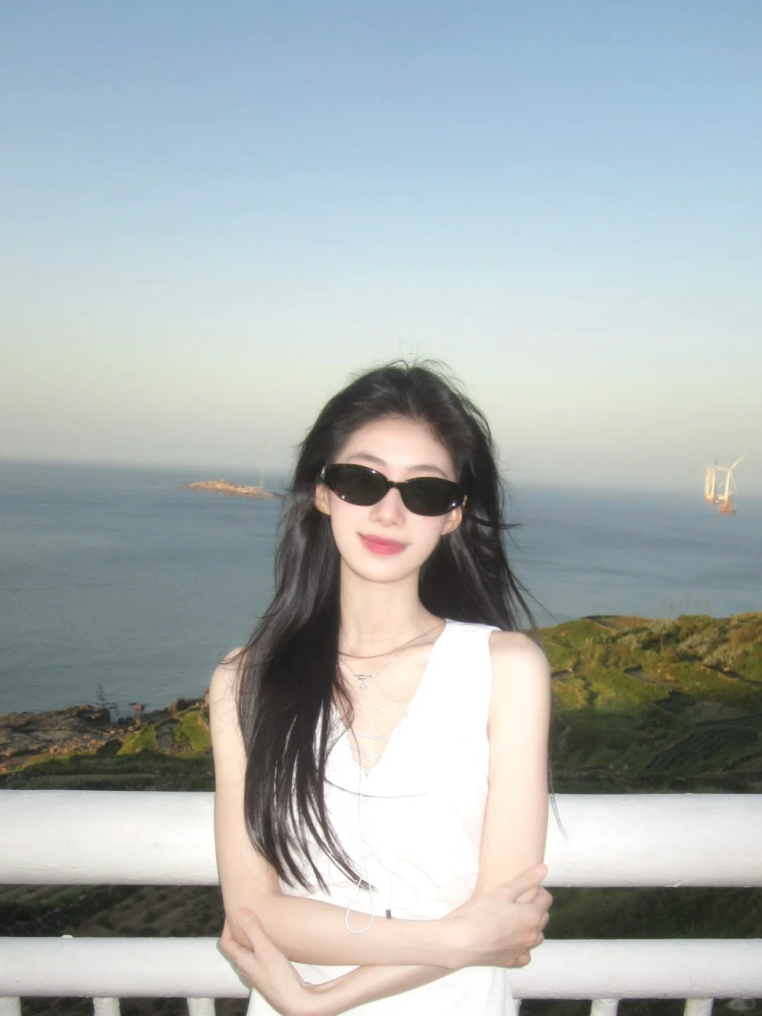 猫眼墨镜海边拍照好出片