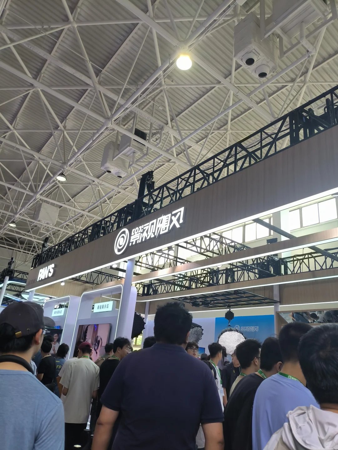 打卡国际广播电影电视展-居然有影视飓风