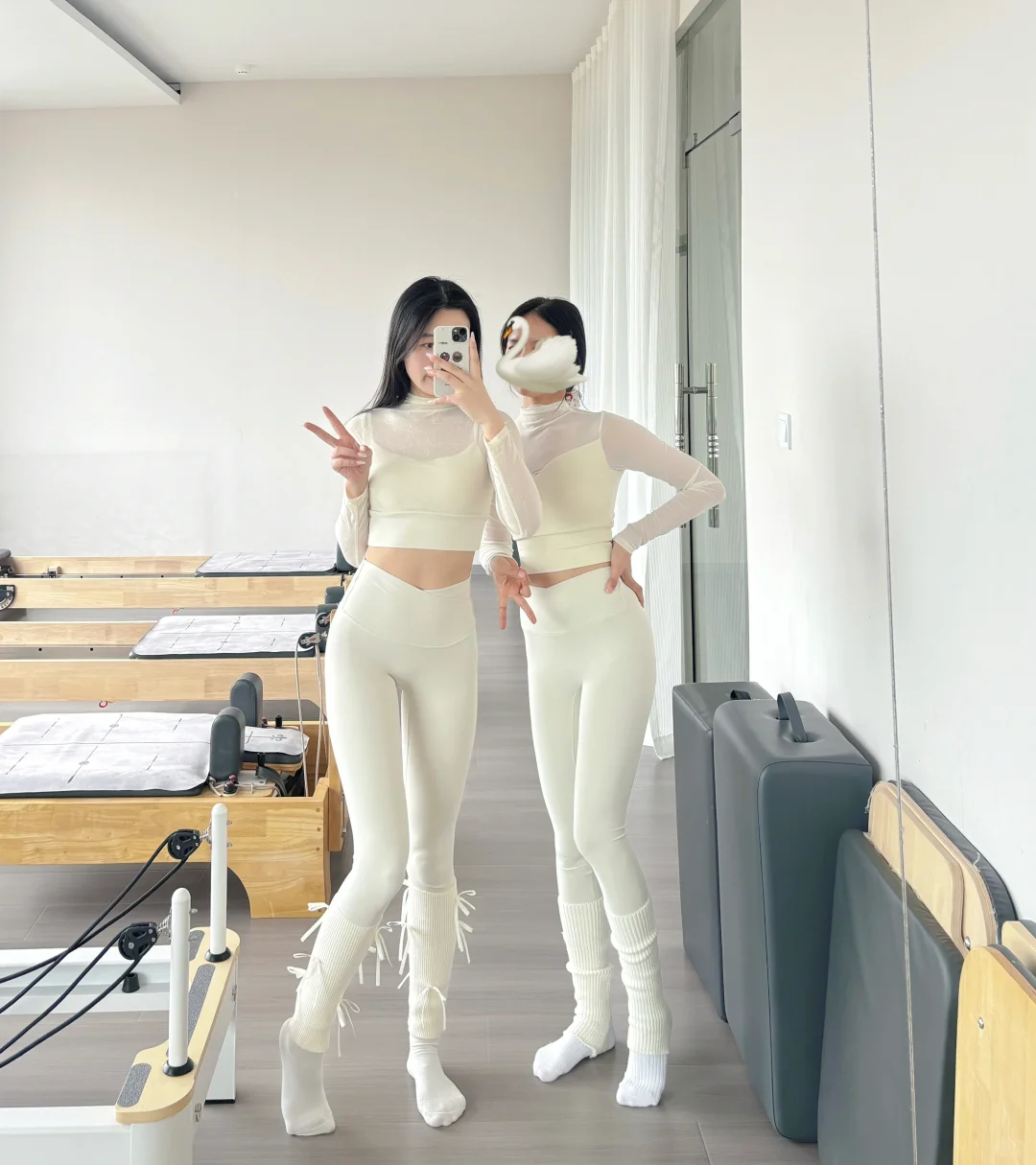 15套姐妹多巴胺瑜伽穿搭?瑜伽就这么穿！