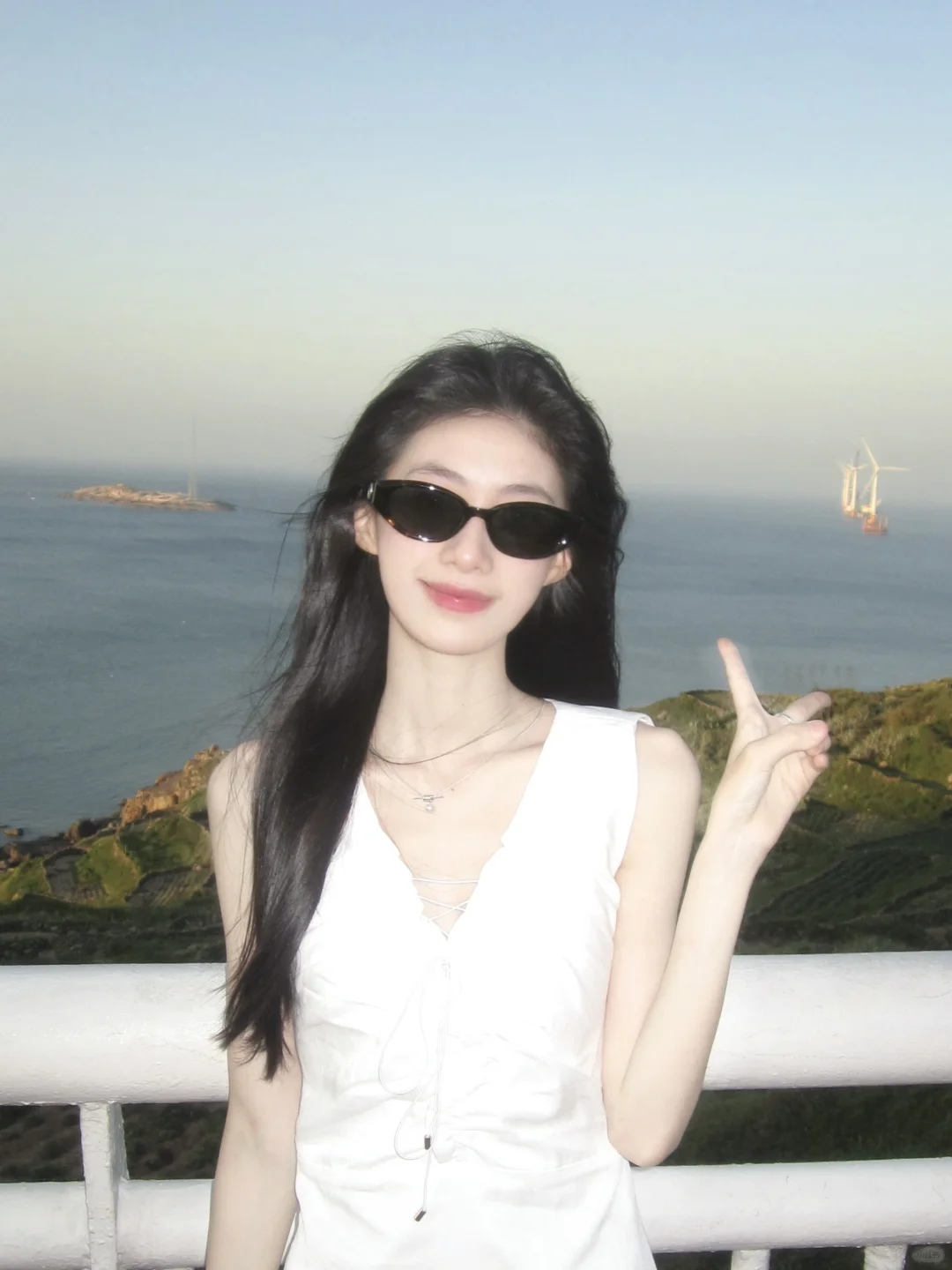 猫眼墨镜海边拍照好出片