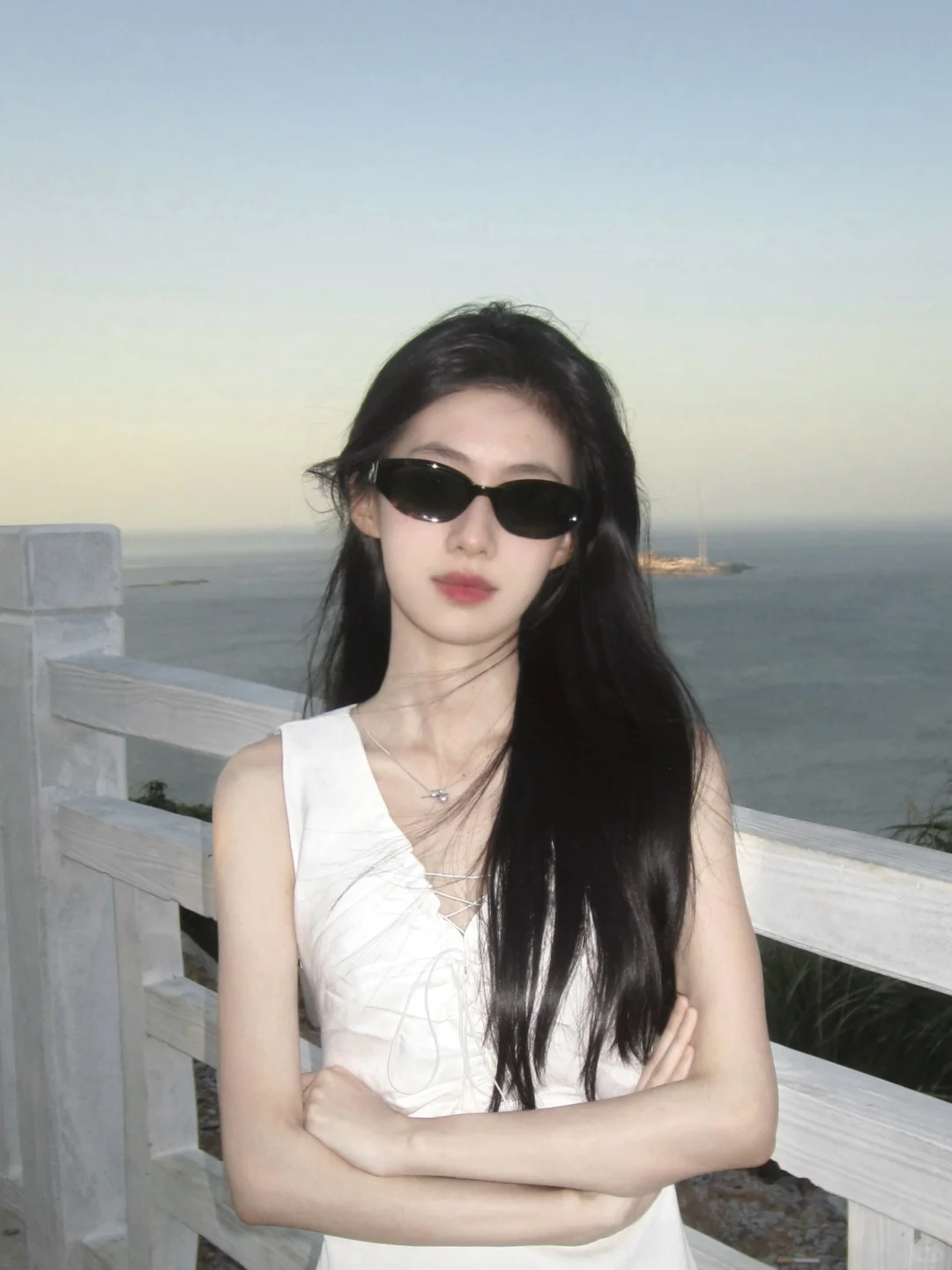 猫眼墨镜海边拍照好出片