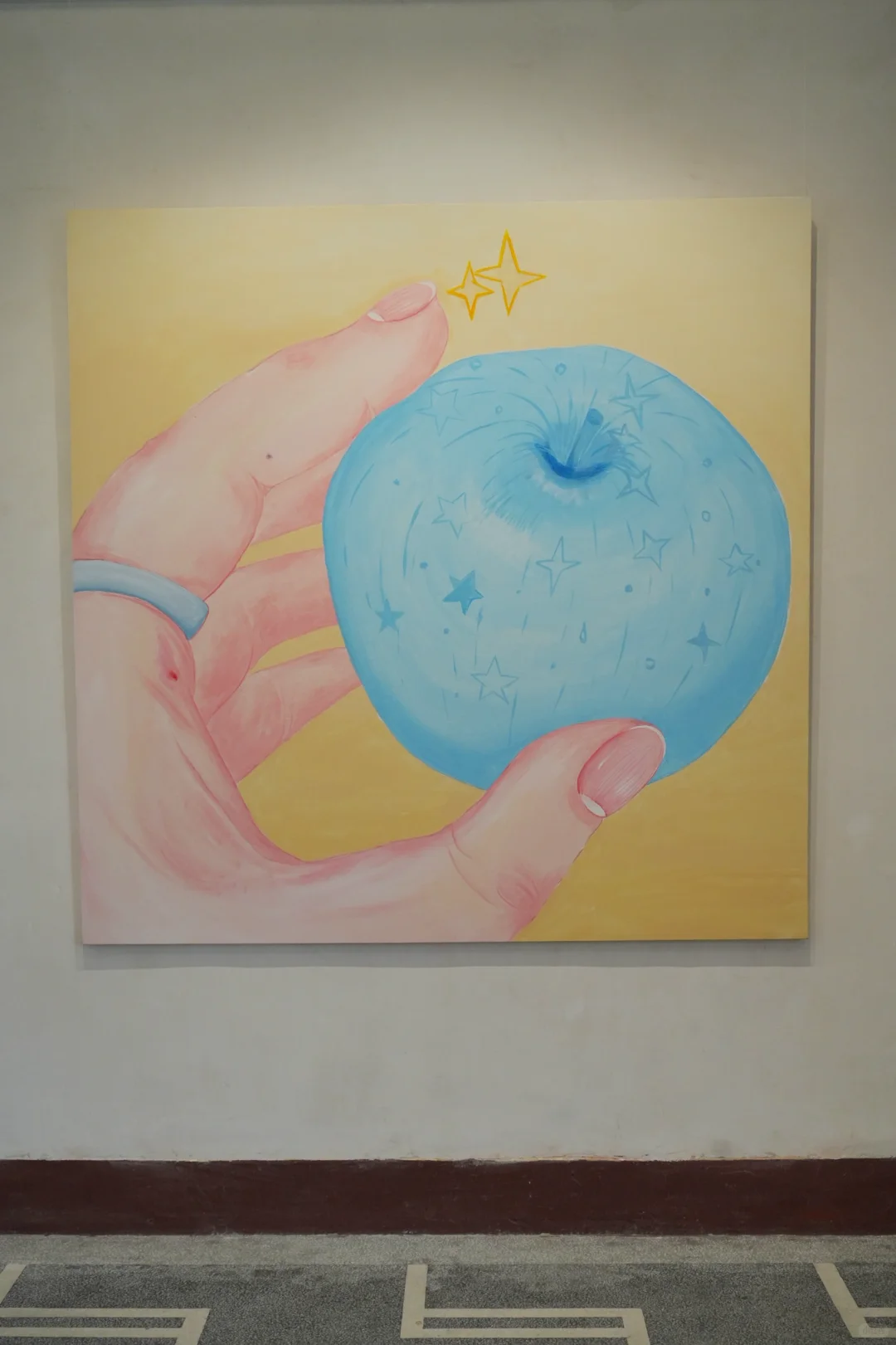 一个用蓝色讲幸福的展览，适合美陈人参考