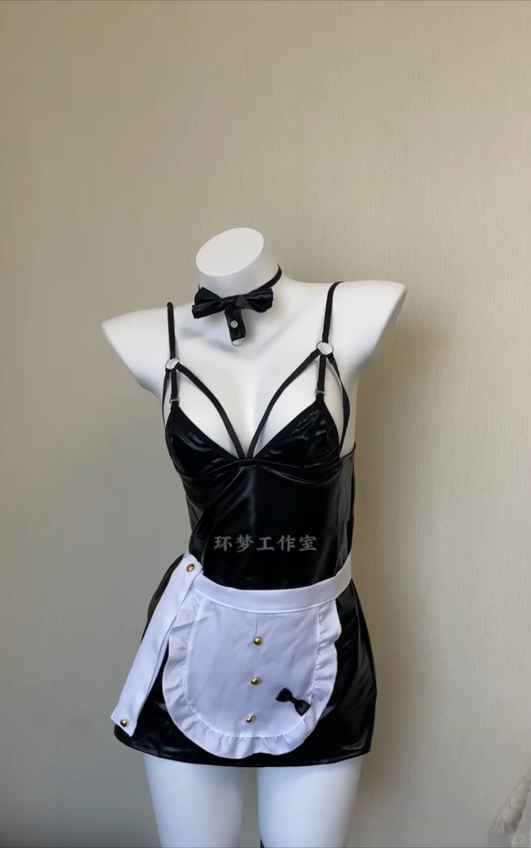 约会战袍 黑白配色绝了..??