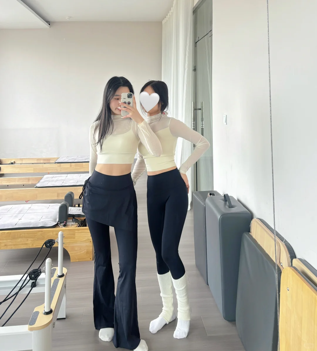 15套姐妹多巴胺瑜伽穿搭?瑜伽就这么穿！