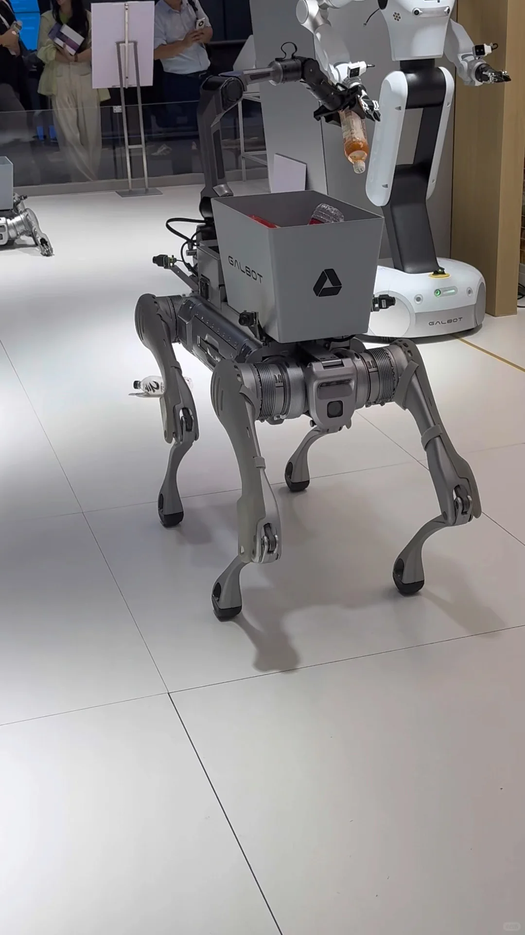 来上海看人工智能大会前喝了蜜雪怎么办？