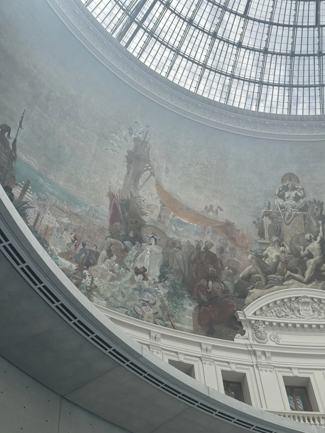 来巴黎看了这个清凉一夏的展