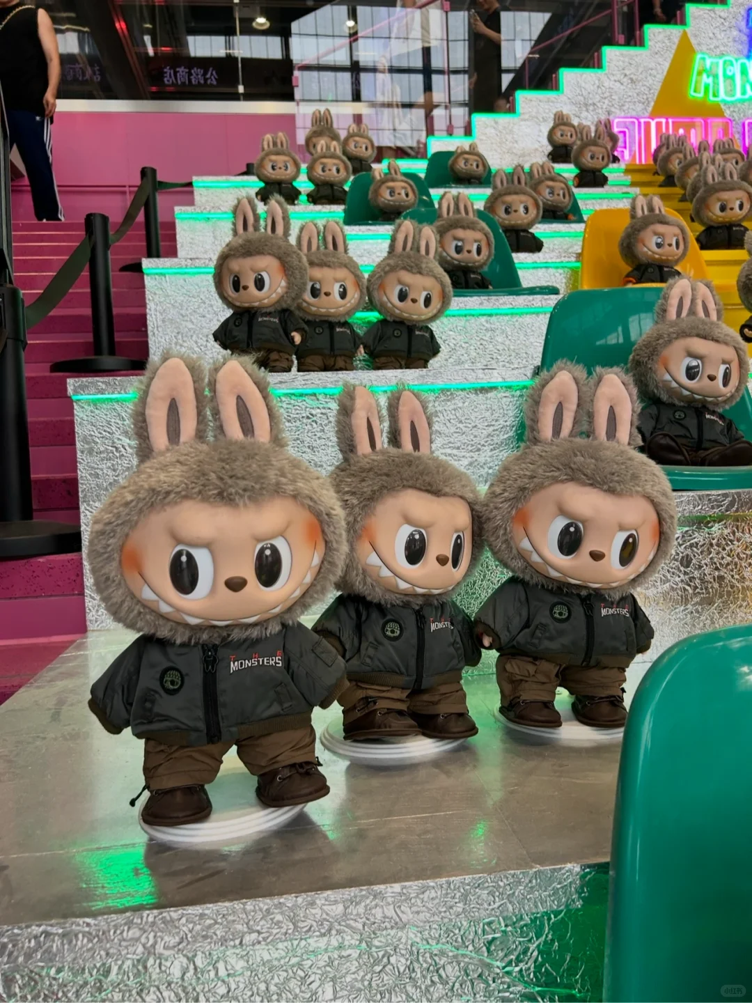 这是Labubu 拉布布展览?