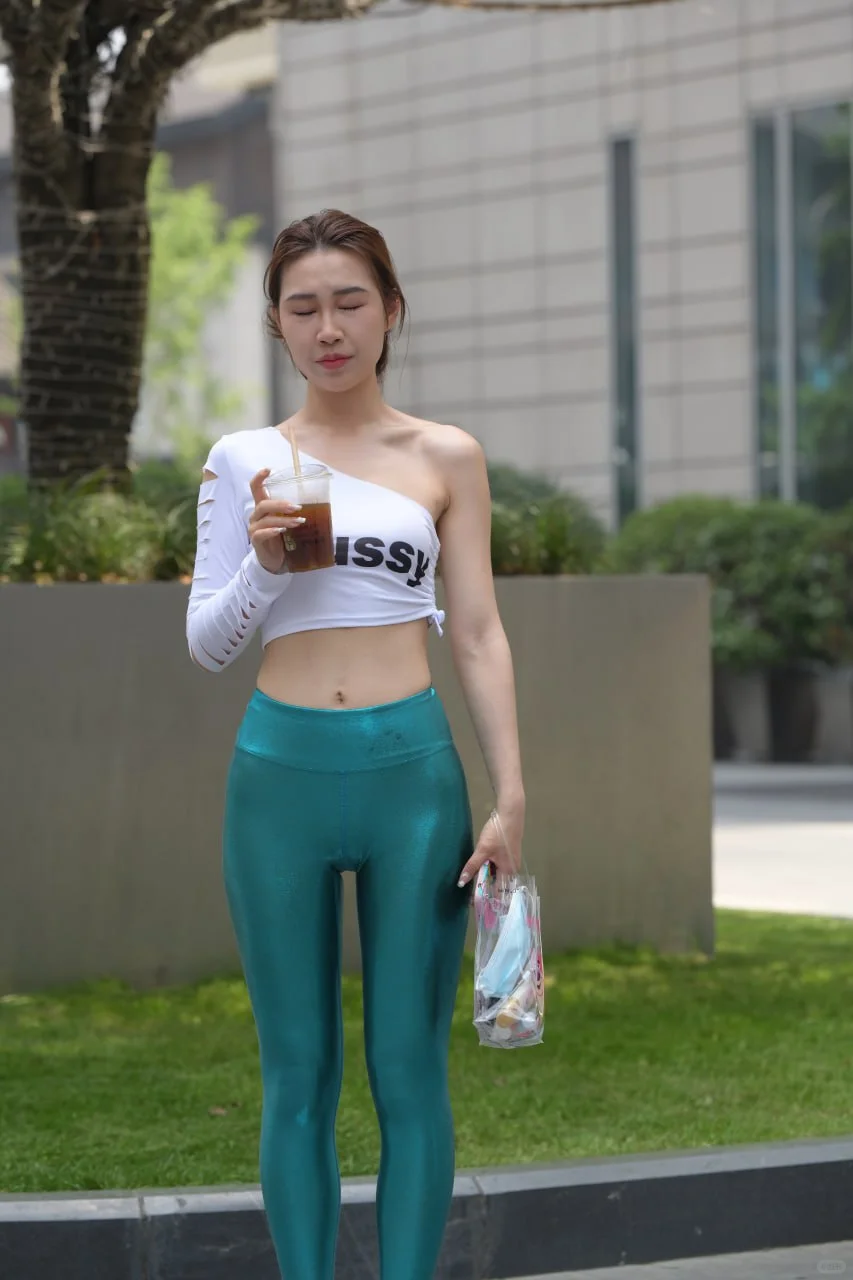 街拍套图1100+#MJ1181 夏日清幽 吊带瑜伽裤