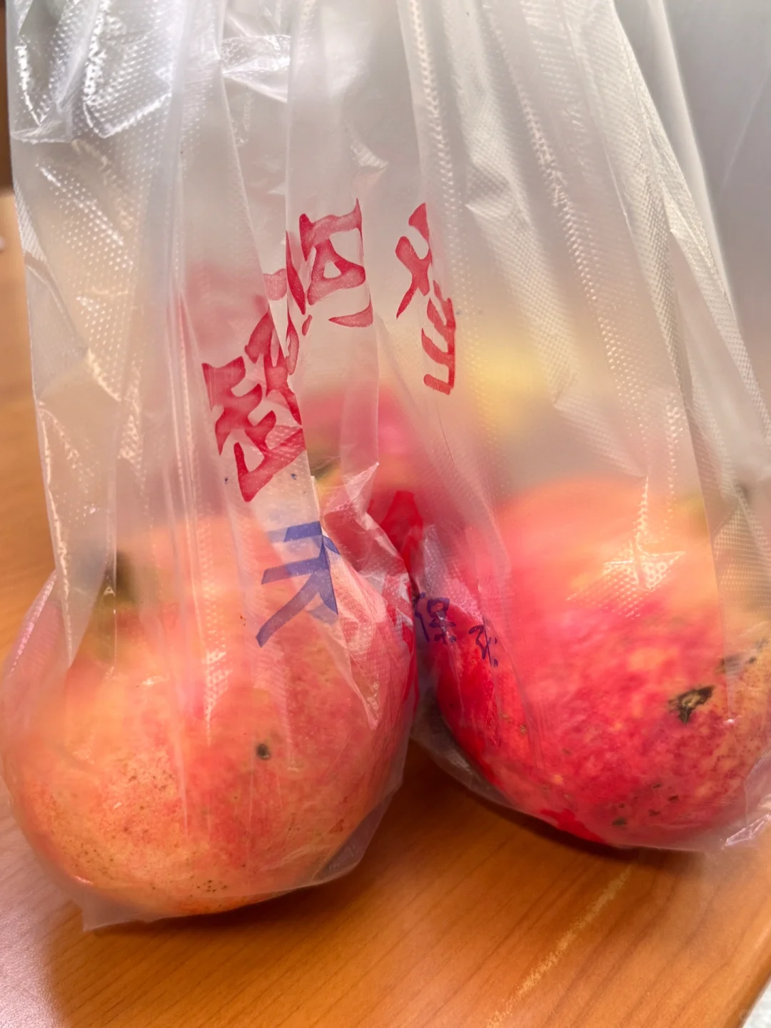 来逛学校的助农销售展啦?