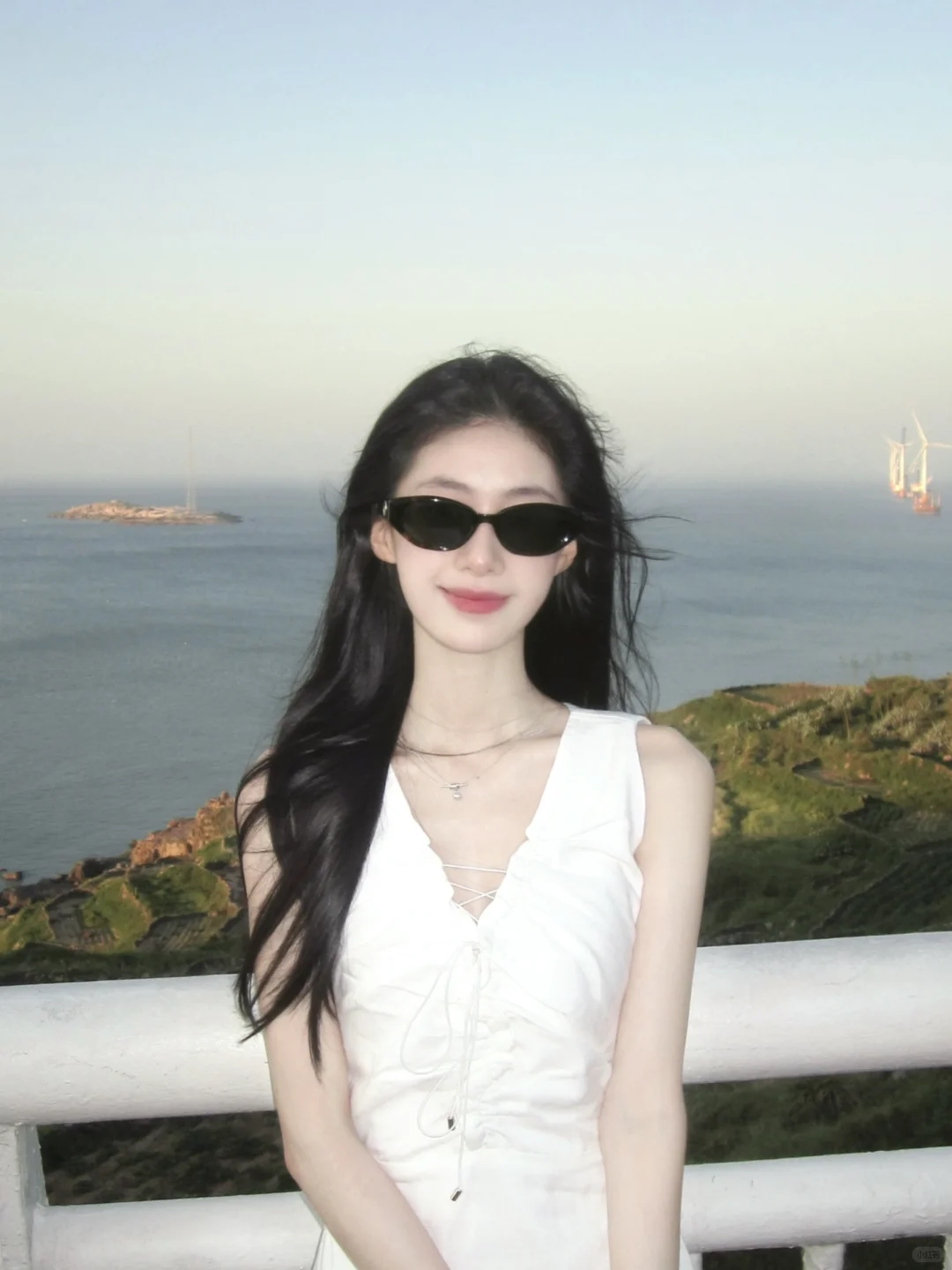 猫眼墨镜海边拍照好出片