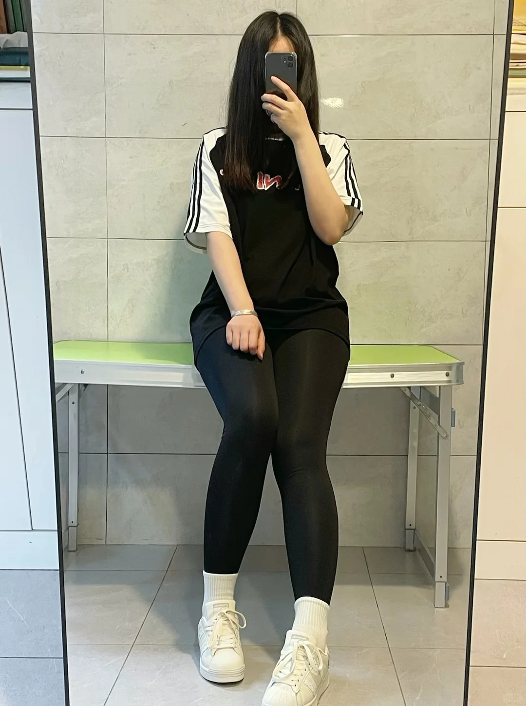 瑜伽裤yyds、黑色瑜伽裤搭配小白袜