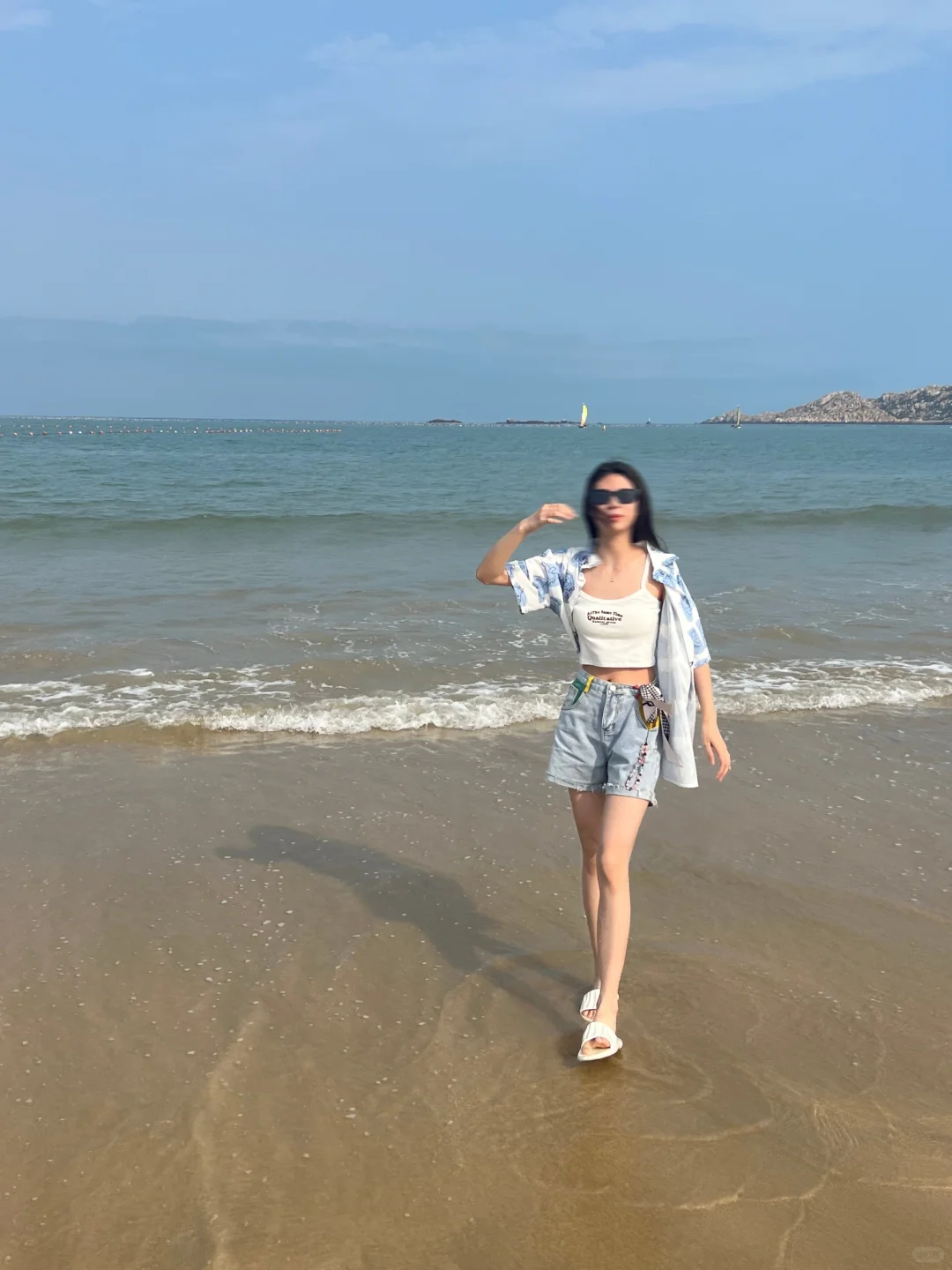 海边必备!吊带牛仔短裤LOOK?