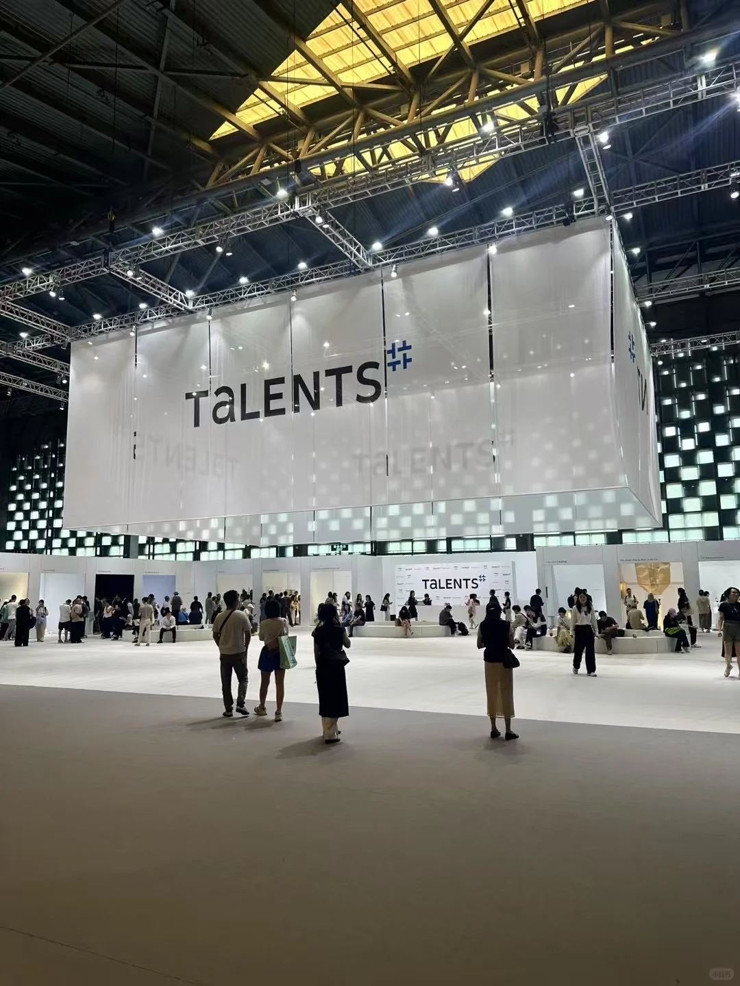 2025设计上海展·工业之美，璀璨而有力量。