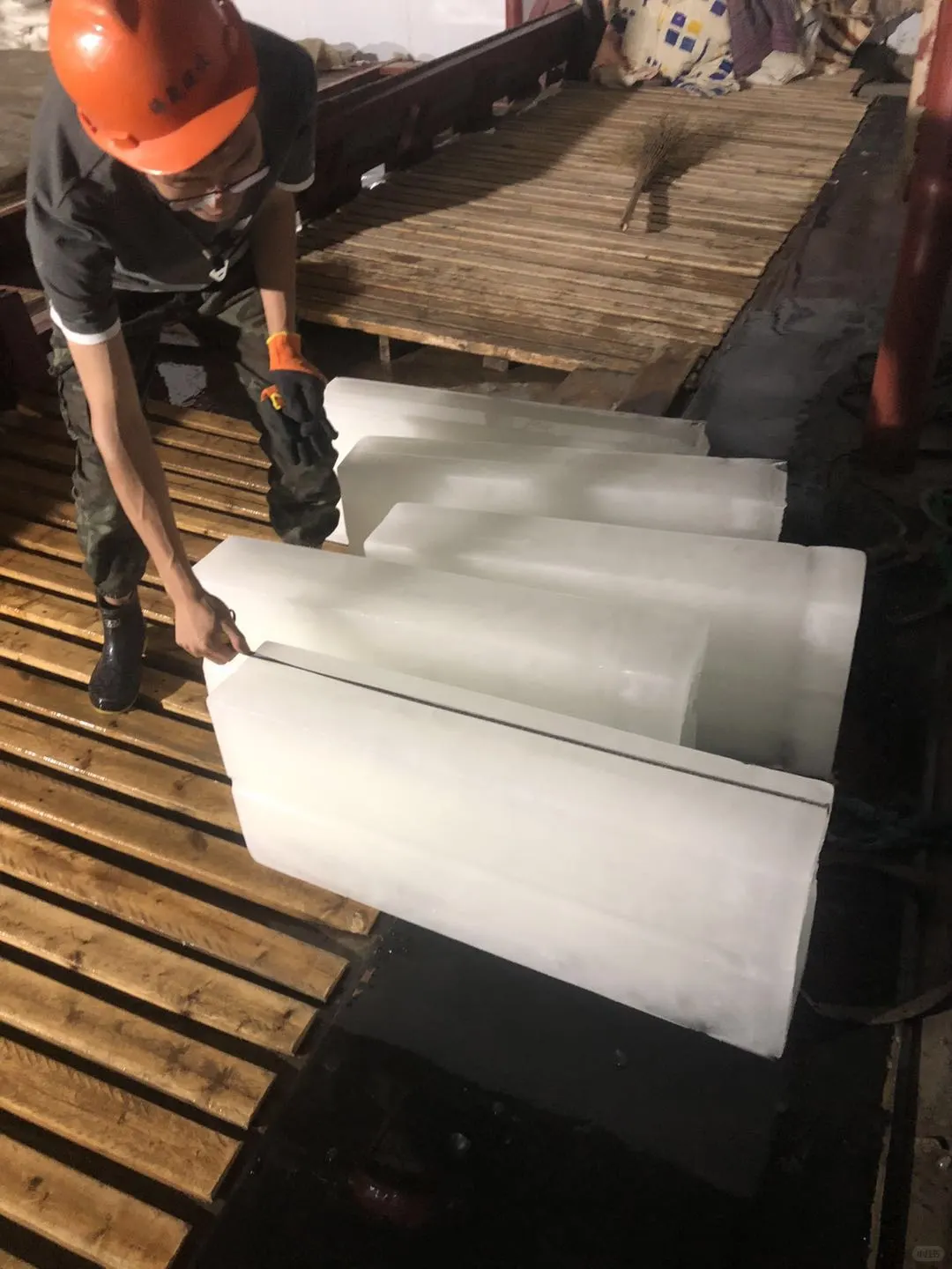 工业大冰块，防暑降温，厂家直销！冰块重：