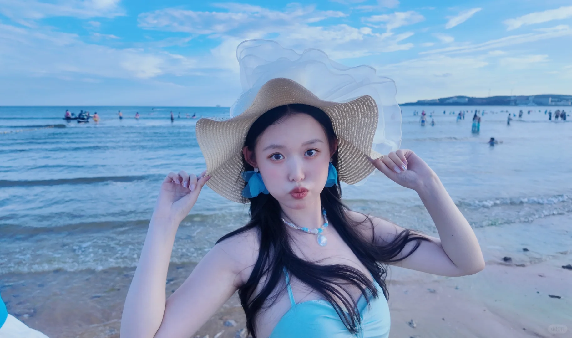 方圆脸女孩海边出片技巧