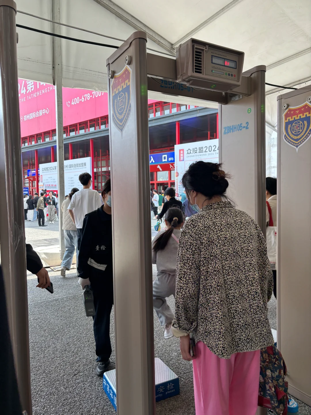 郑州｜休息日碰到会展中心美食展?️