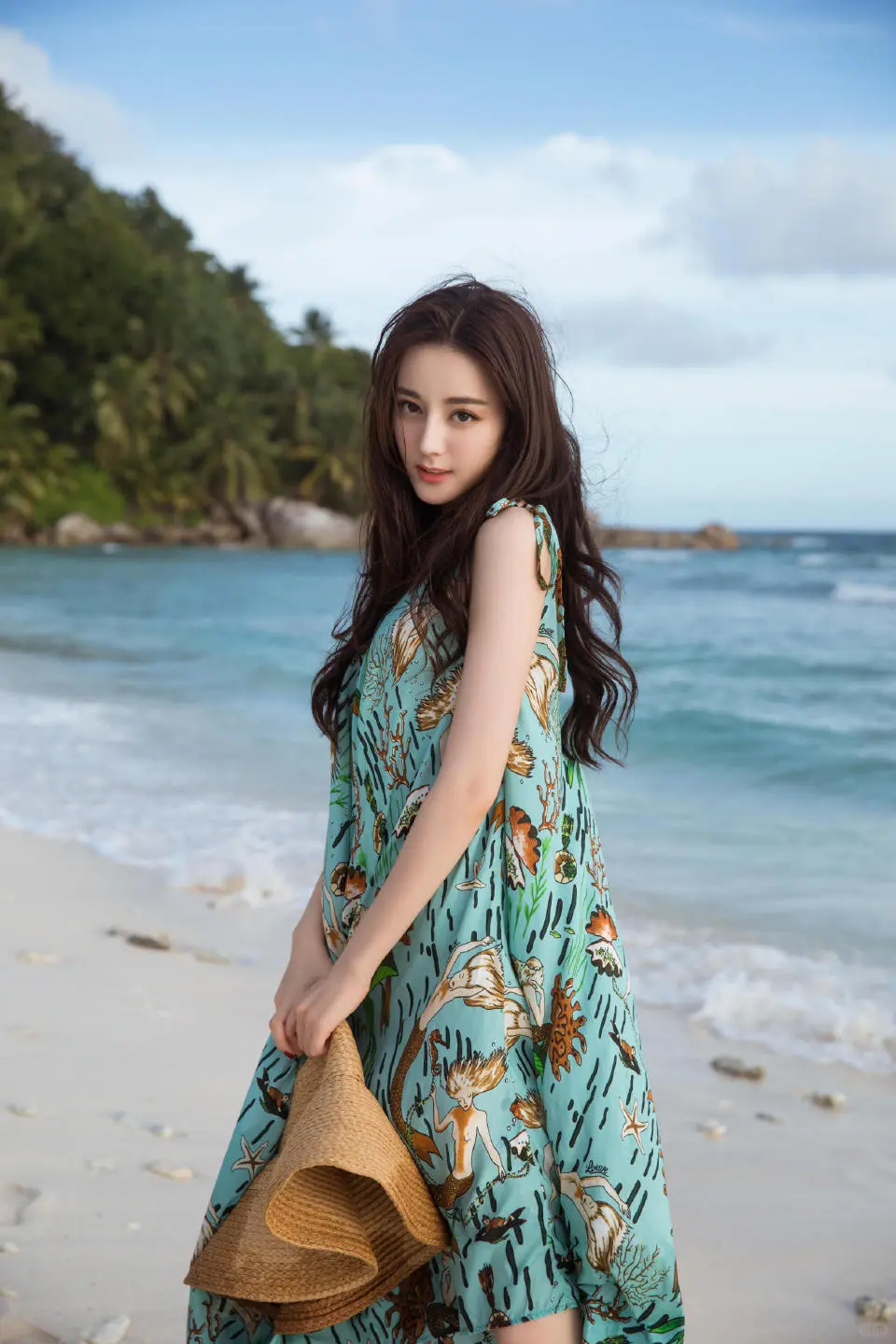 20180818|迪丽热巴?塞舌尔