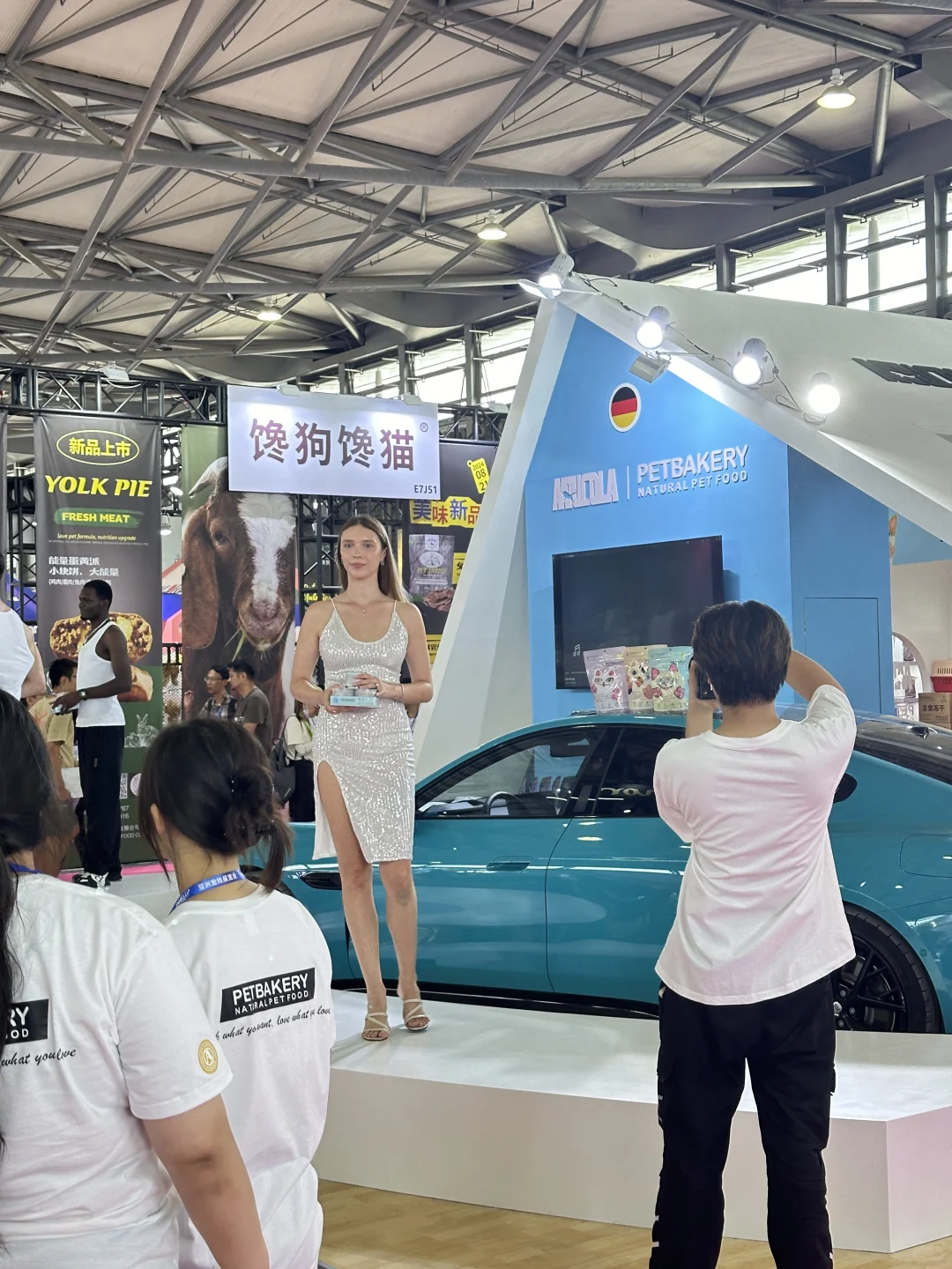 脚走穿了才总结出今年亚宠展?玩法