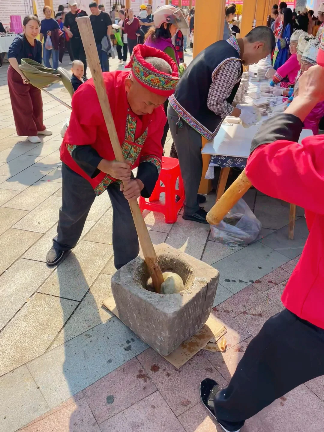 逛逛县城的丰收节