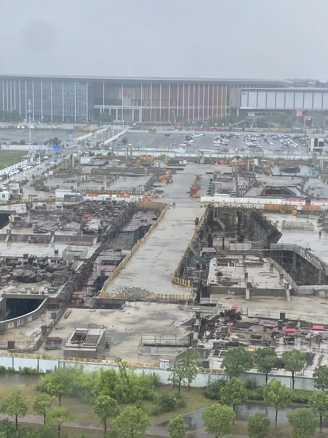 有谁知道国家会展中心隔壁这块地为什么