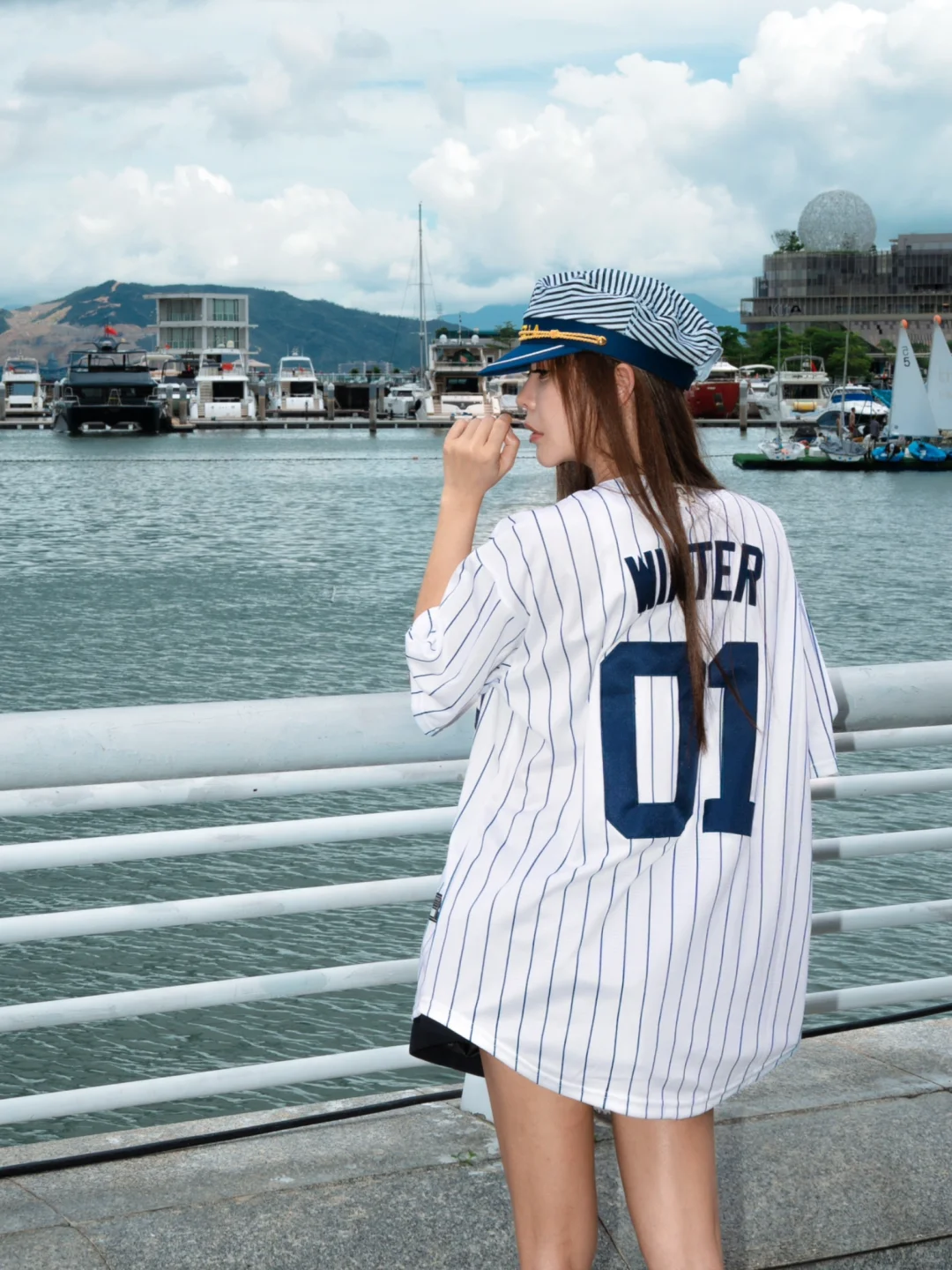 ⚓️.条纹海军风穿搭，酷暑辣妹的海边look