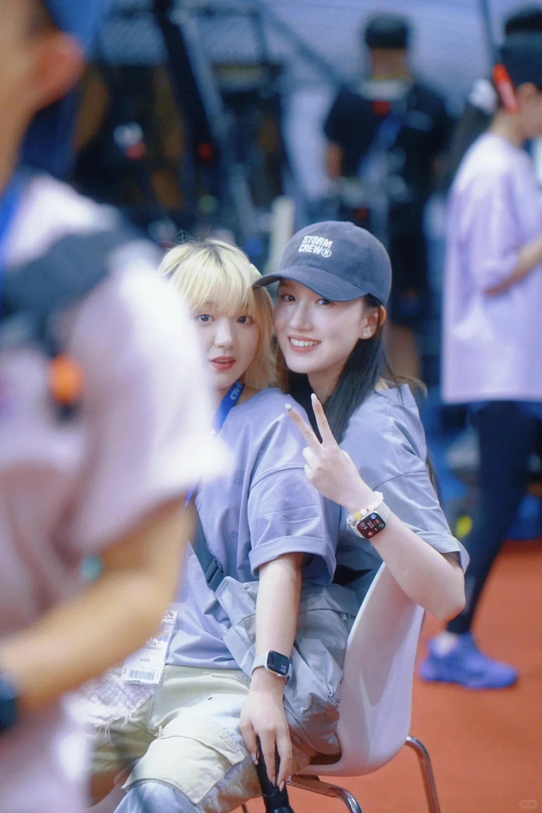 ??想看看朋友们和代代的合影！