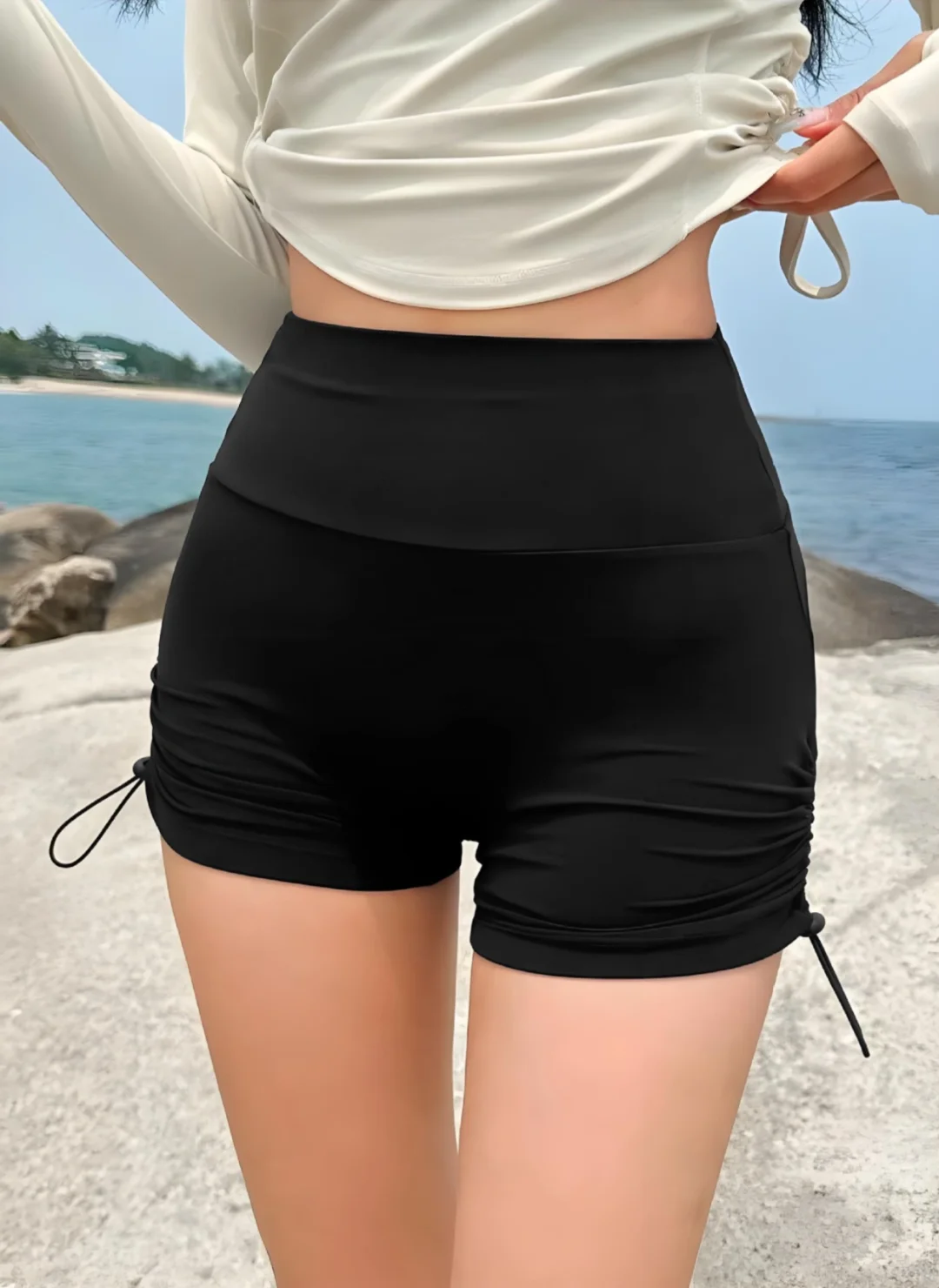 夏天想去海边玩又怕晒黑？试试防晒泳衣吧