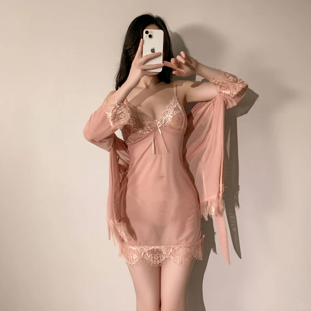 酒红战袍上线！性感不撞款?