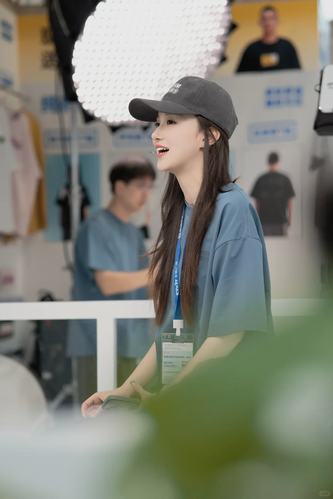 ??想看看朋友们和代代的合影！