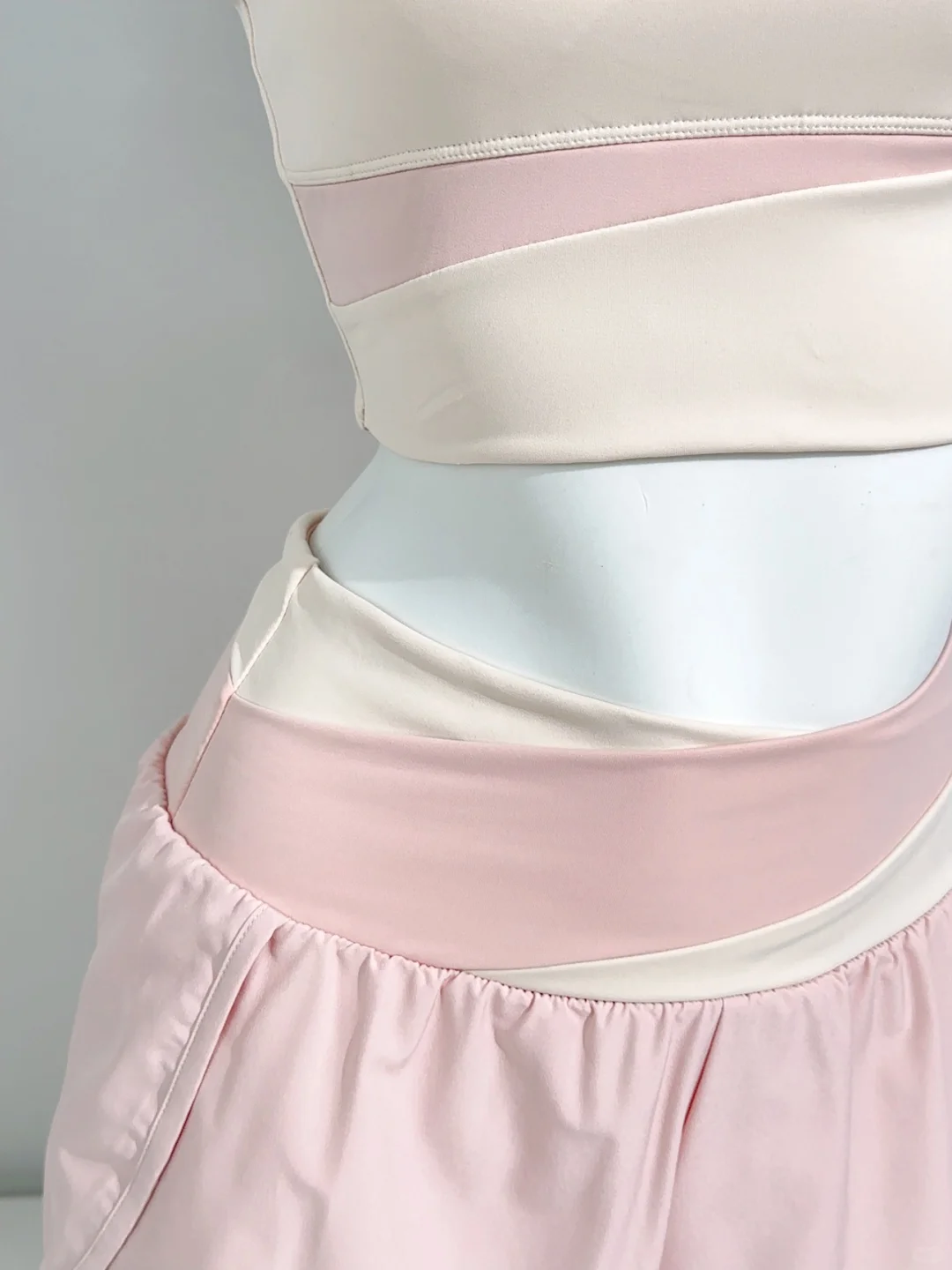 ?是可可爱爱的粉色瑜伽服呀～49?买了一套！