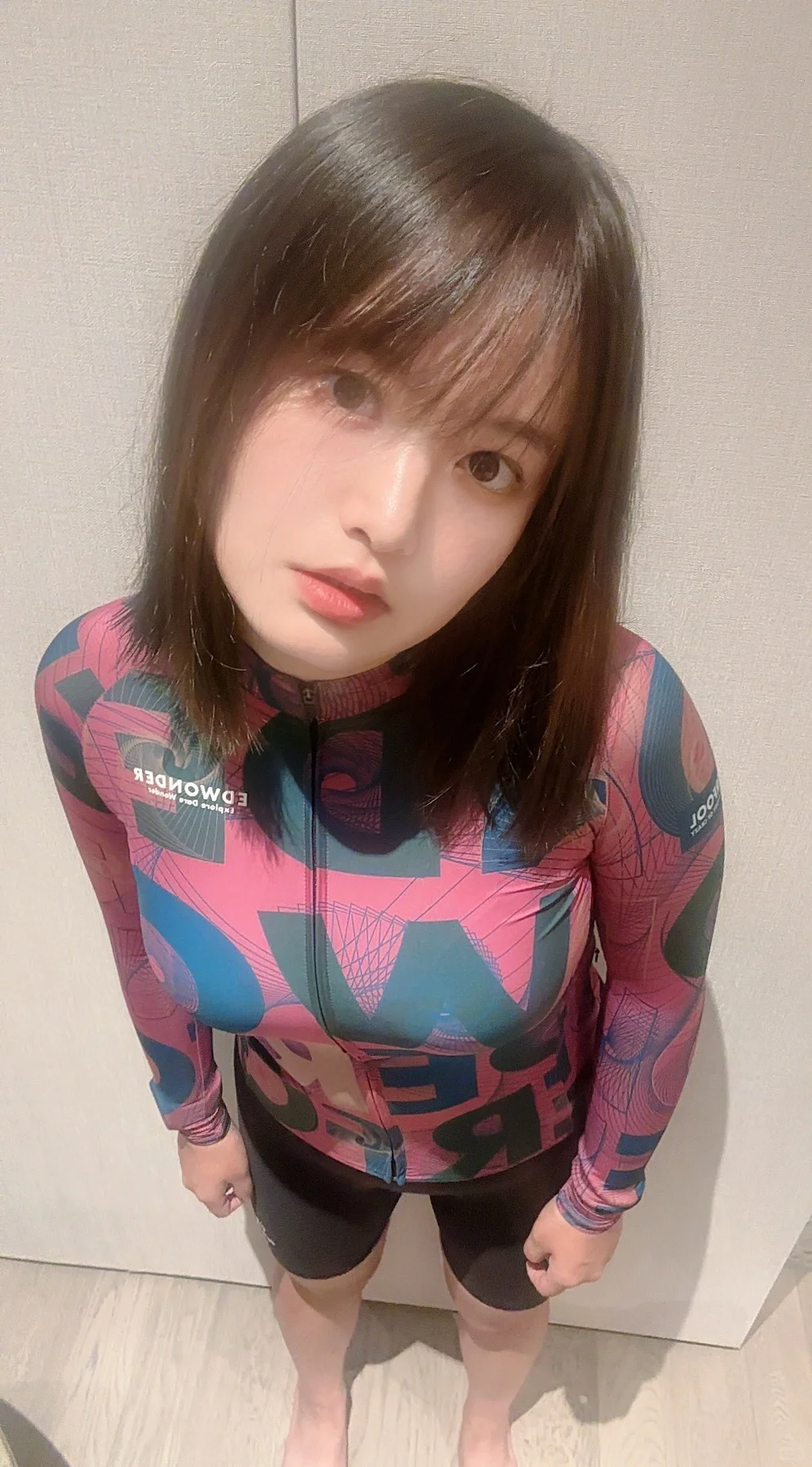 新战袍，快帮我看一下，哪一件好看吧