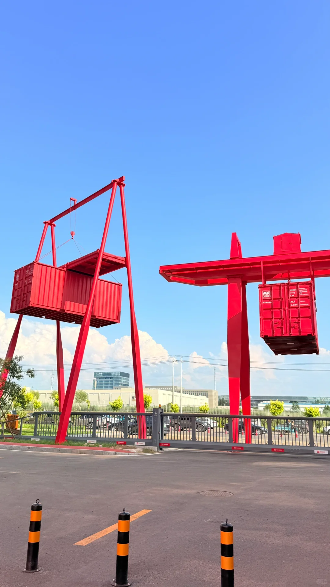 ?闯入巨型集装箱里的艺术宇宙一西贝贝