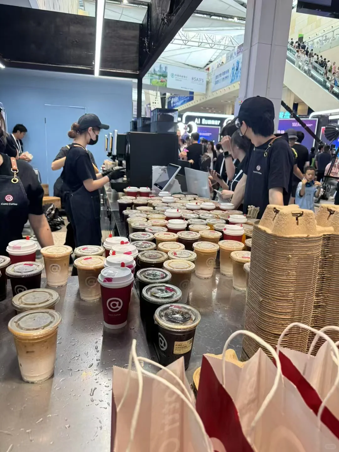 恨不得全世界的公司都说自己是AI公司?